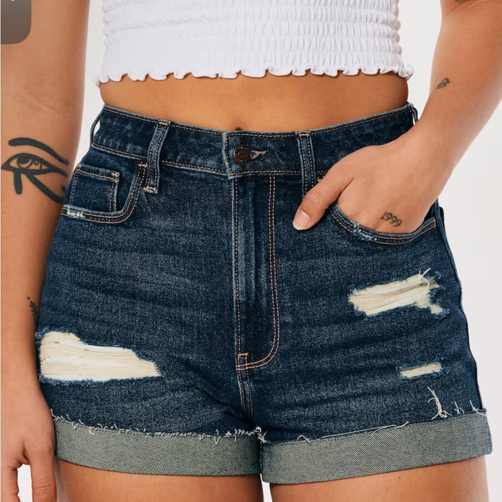 NWOT Hollister shorts size 27